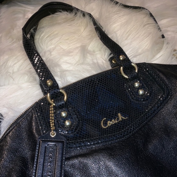 COACH Black and Gold Leather Bag - Picture 3 of 6